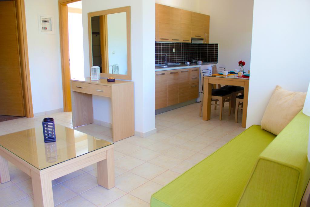 Olive Tree Apartments Fourka Zimmer foto