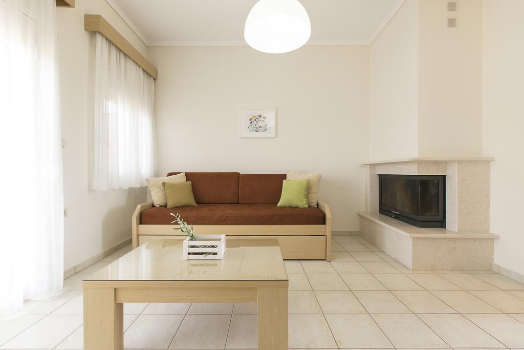 Olive Tree Apartments Fourka Exterior foto