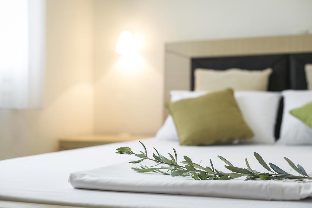 Olive Tree Apartments Fourka Exterior foto