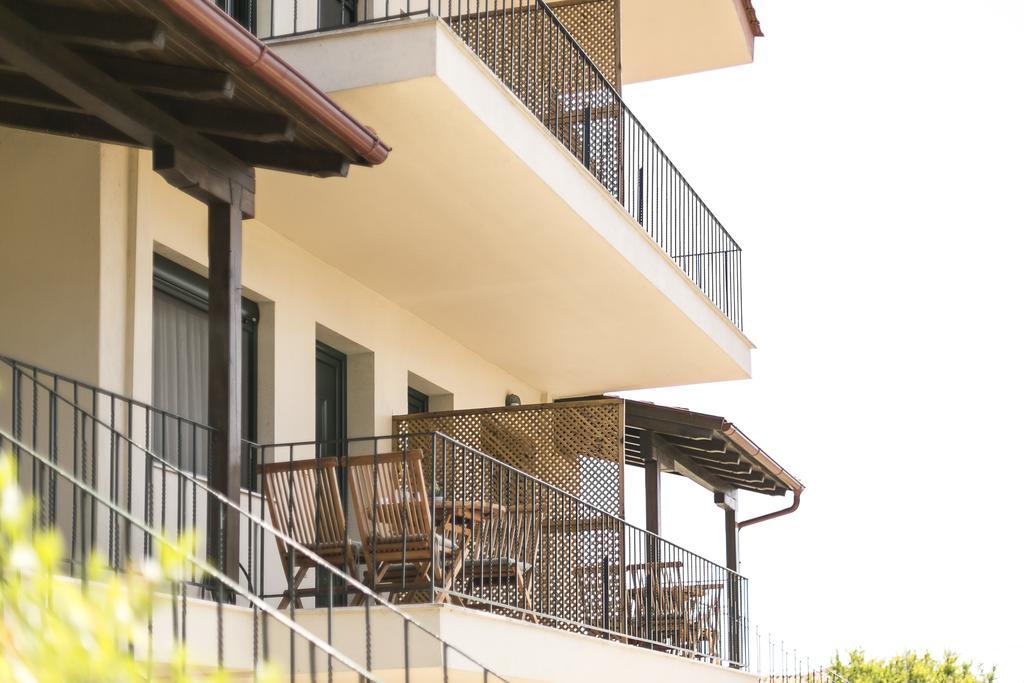 Olive Tree Apartments Fourka Exterior foto